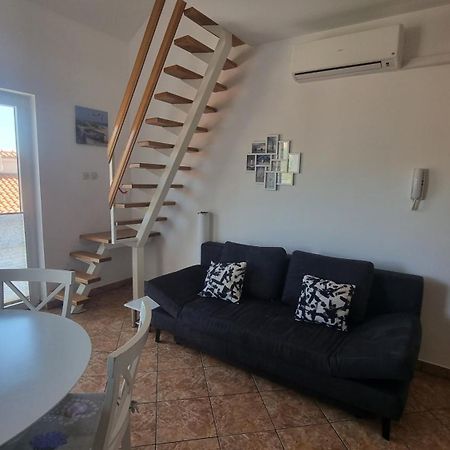 Apartment Helmut With Sea View Baška Exterior foto