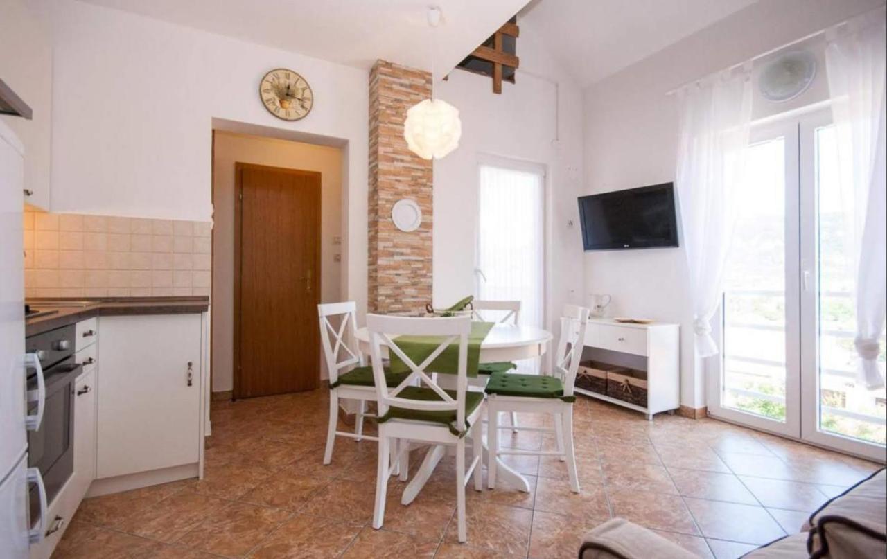 Apartment Helmut With Sea View Baška Exterior foto
