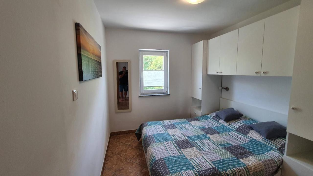 Apartment Helmut With Sea View Baška Exterior foto